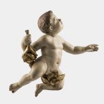 Putto in legno laccato e dorato. Germania, II metà del '700(mancante del dito piede ds)