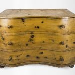 Comò in cirmolo mosso. Trento, 1870
